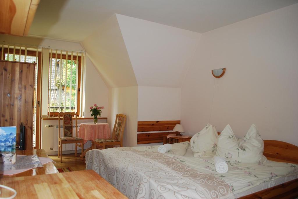 Bialy Dworek Zakopane Room photo